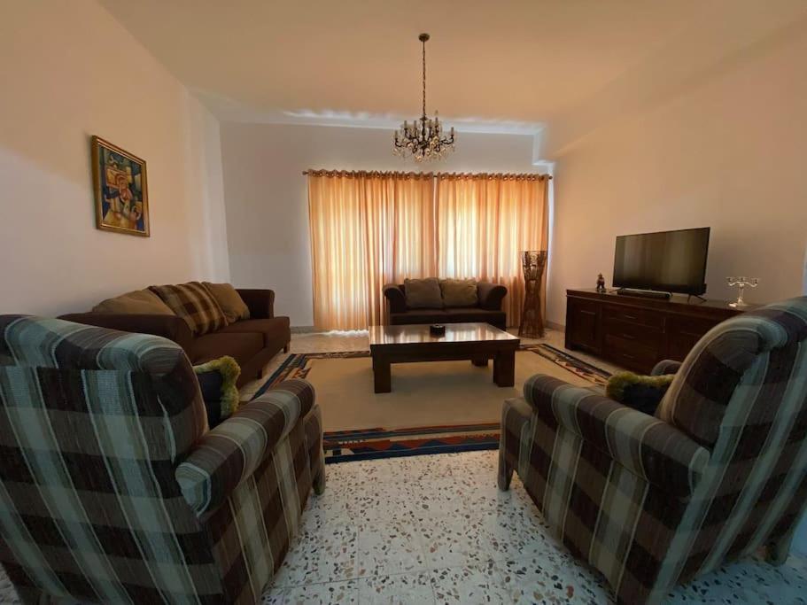 Lovely 3 Bedrooms Apartment At City Center Bayt Jala Luaran gambar